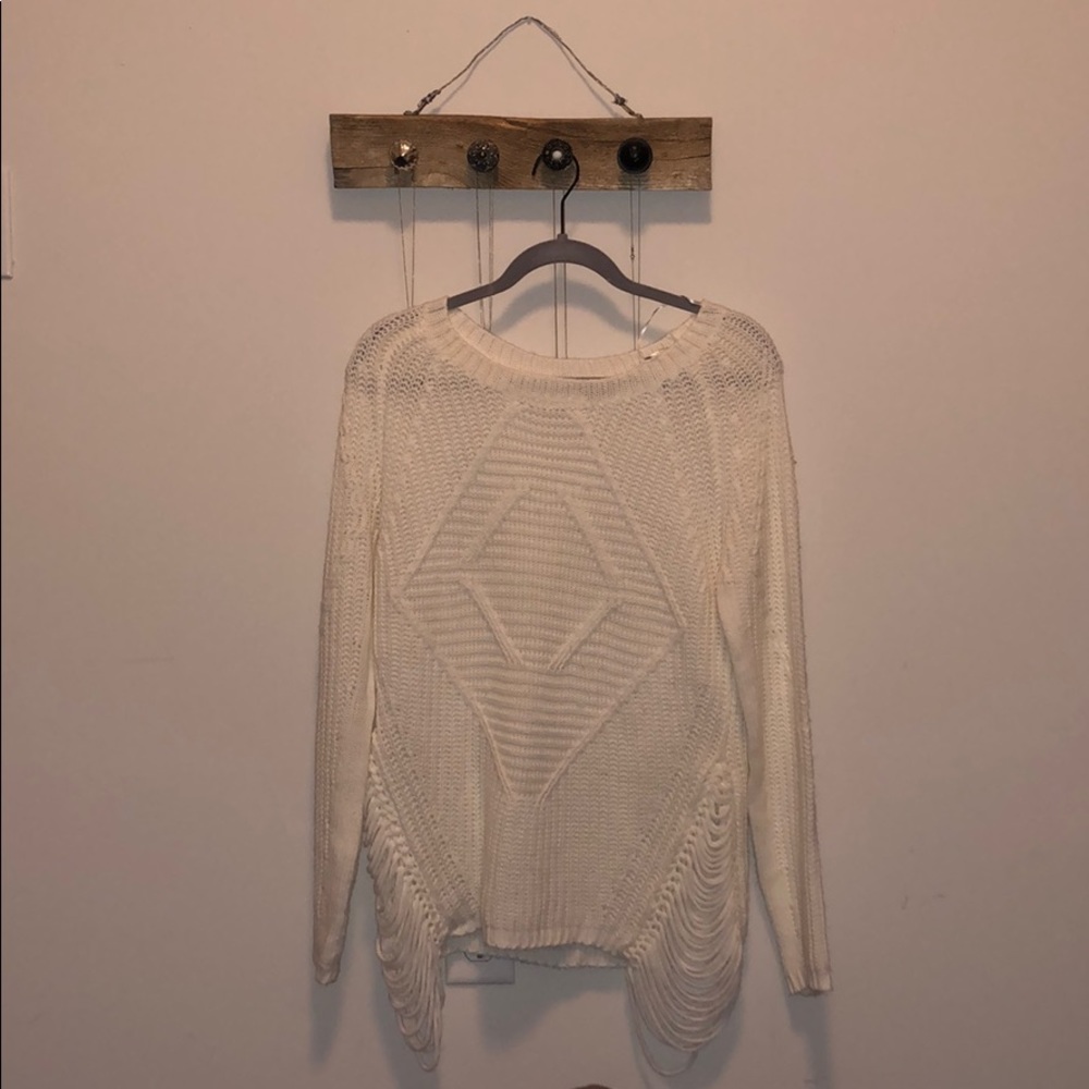 Cute white Ro & De sweater!